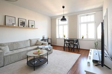 Charmante 2-Zimmerwohnung im denkmalgeschütztem Mehrfamilienhaus in Dresden Friedrichstadt