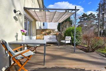    Ein Haus zum Verlieben    großzügige Doppelhaushälfte/mediterranes Flair/Werkstatt und Pavillion