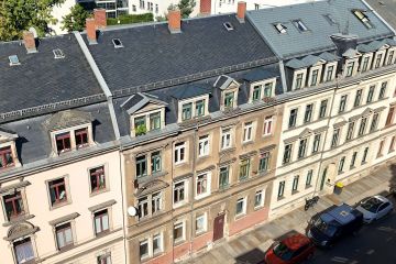 sanierungsbedürftiges Denkmalgeschütztes Mehrfamilienhaus /// Dresden - Pieschen ///